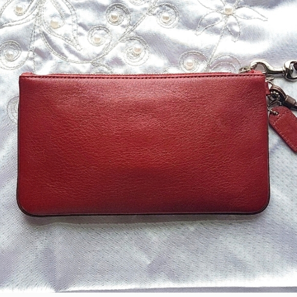 COACH Wallet/wristlet - Picture 3 of 7
